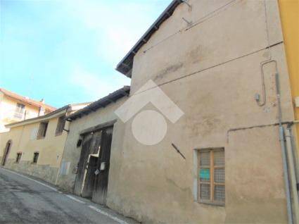 casa indipendente in vendita a Cinzano