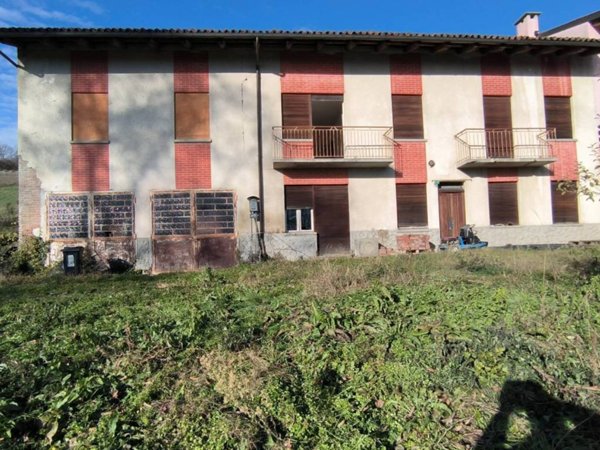 casa indipendente in vendita a Cinzano