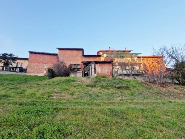 casa semindipendente in vendita a Cinzano