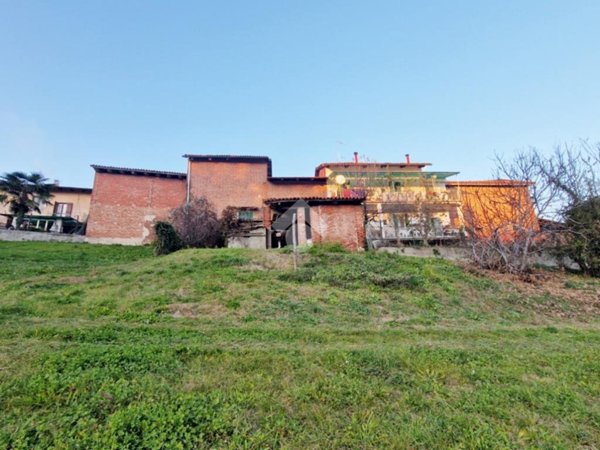 casa semindipendente in vendita a Cinzano