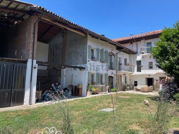 casale in vendita a Cinzano