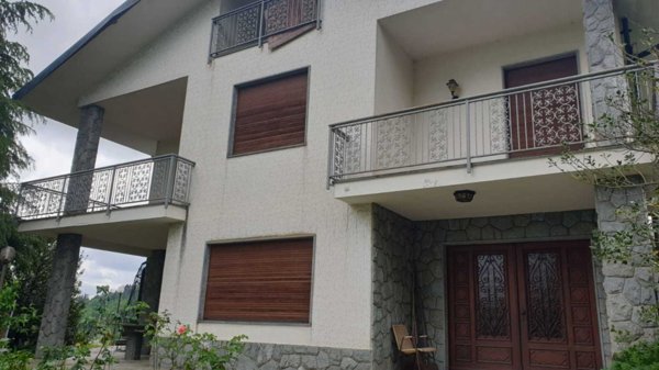 casa indipendente in vendita a Cinzano