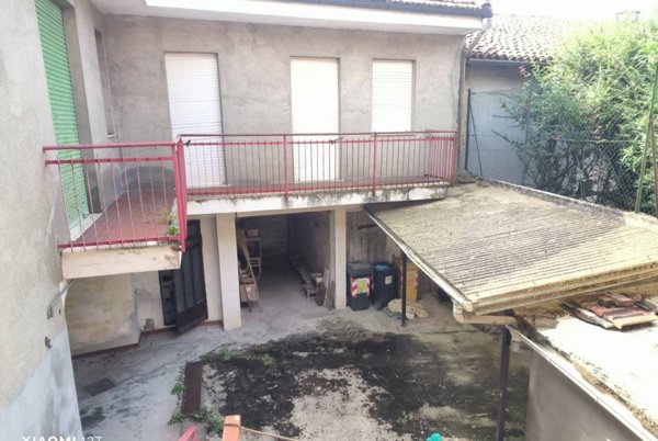 casa indipendente in vendita a Cinzano