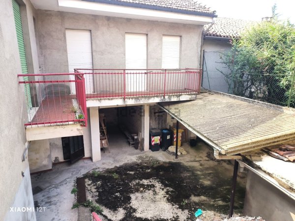 casa indipendente in vendita a Cinzano