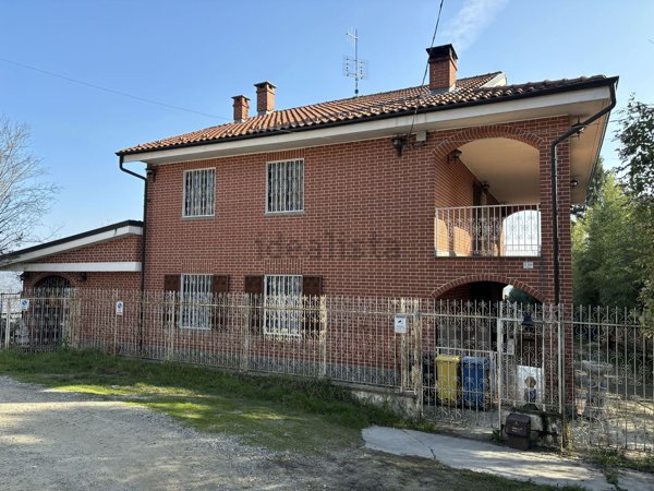 casale in vendita a Cinzano