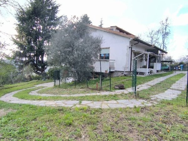 casa indipendente in vendita a Cinzano
