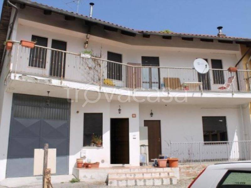casa indipendente in vendita a Cinzano