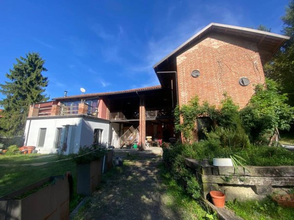 casa indipendente in vendita a Cinzano