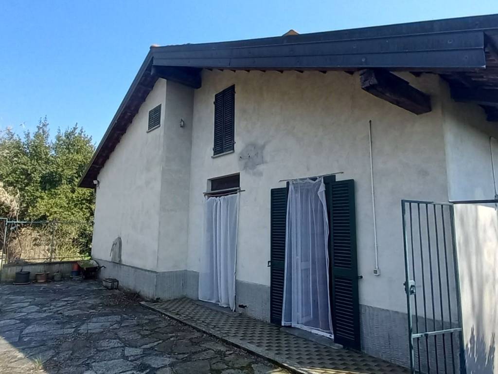 casa indipendente in vendita a Cinzano