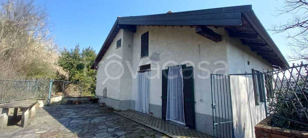 casa indipendente in vendita a Cinzano