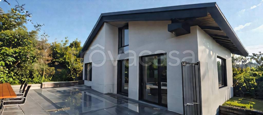 casa indipendente in vendita a Cinzano