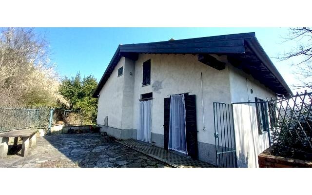 casa indipendente in vendita a Cinzano