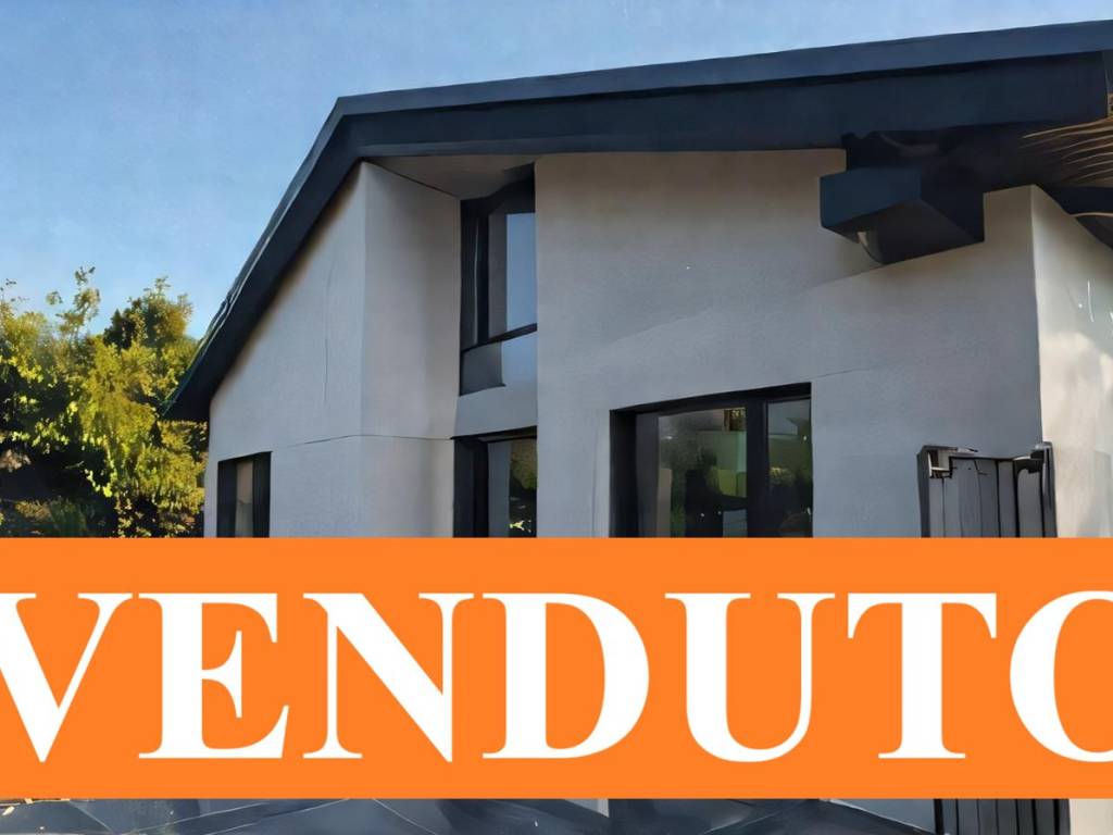 casa indipendente in vendita a Cinzano