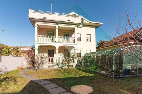 casa indipendente in vendita a Ciriè