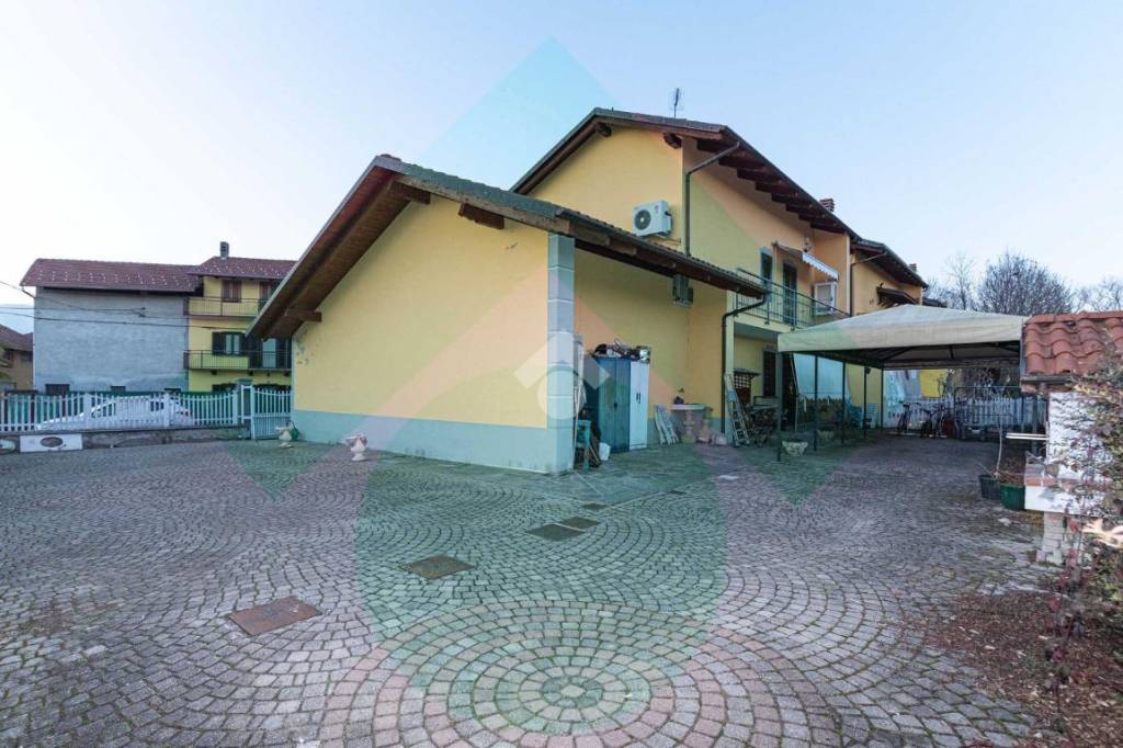 casa indipendente in vendita a Ciriè