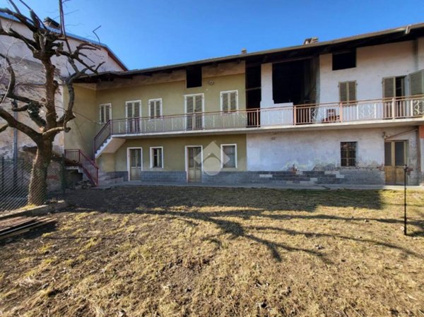 casa indipendente in vendita a Ciriè in zona Devesi