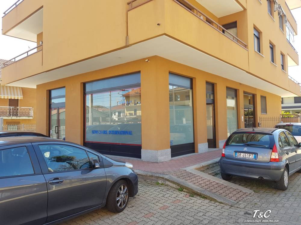 negozio in vendita a Ciriè
