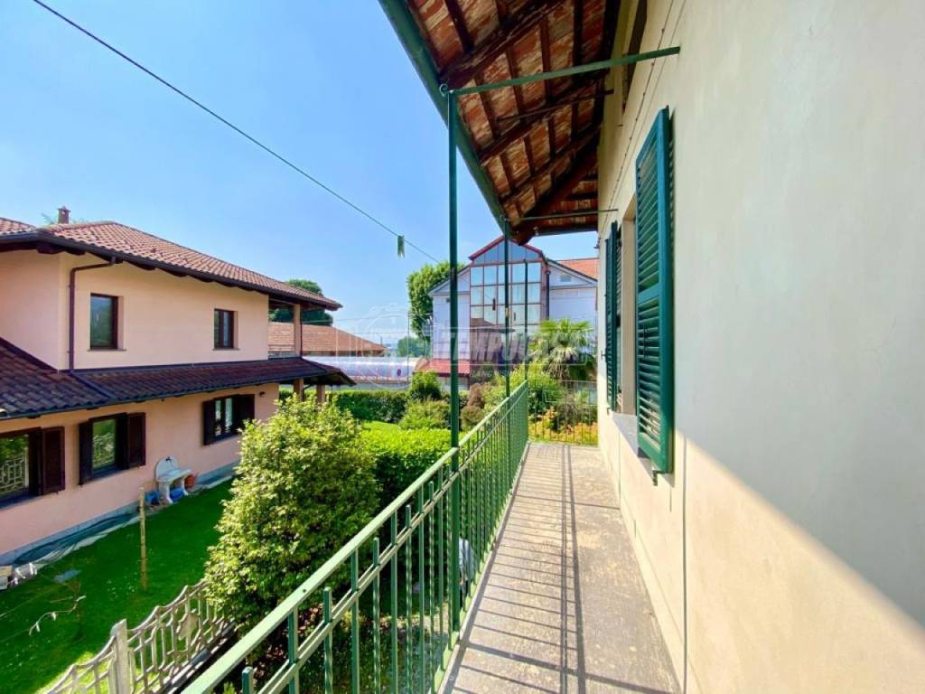 casa indipendente in vendita a Ciriè in zona Devesi