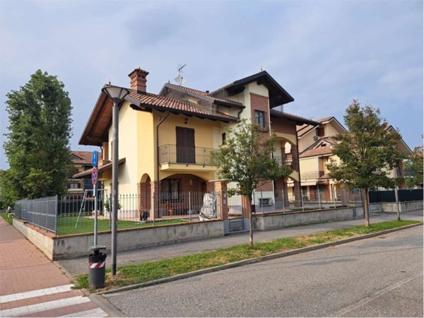 casa indipendente in vendita a Ciriè