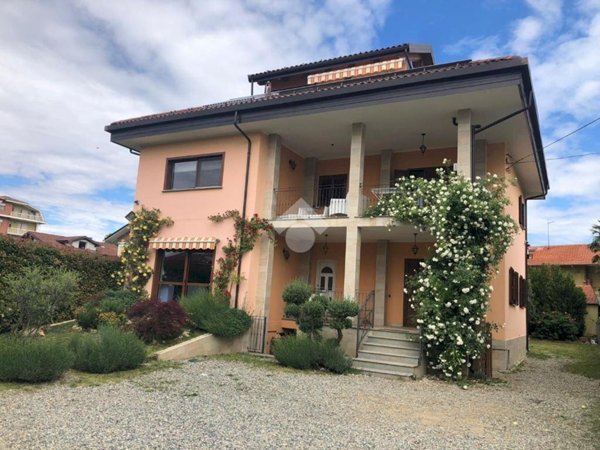 casa indipendente in vendita a Ciriè