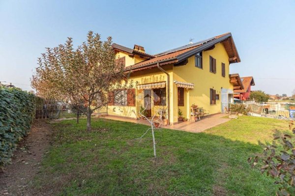 casa indipendente in vendita a Ciriè
