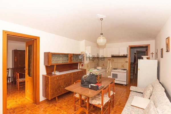 casa indipendente in vendita a Ciriè in zona Devesi