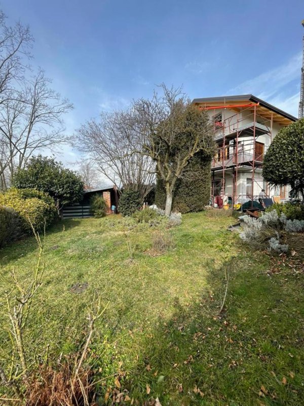 casa indipendente in vendita a Ciriè in zona Devesi