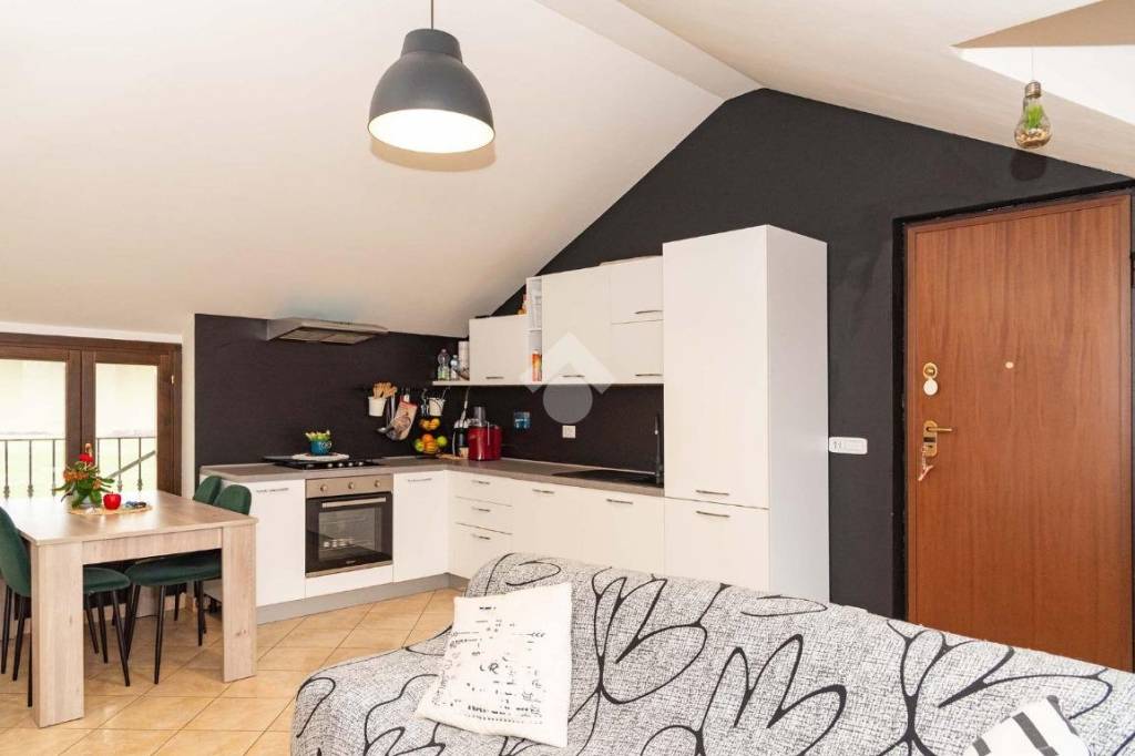 appartamento in vendita a Ciriè in zona Devesi