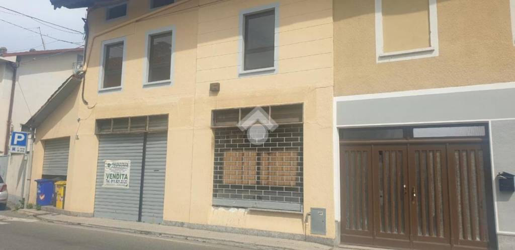 negozio in vendita a Ciriè