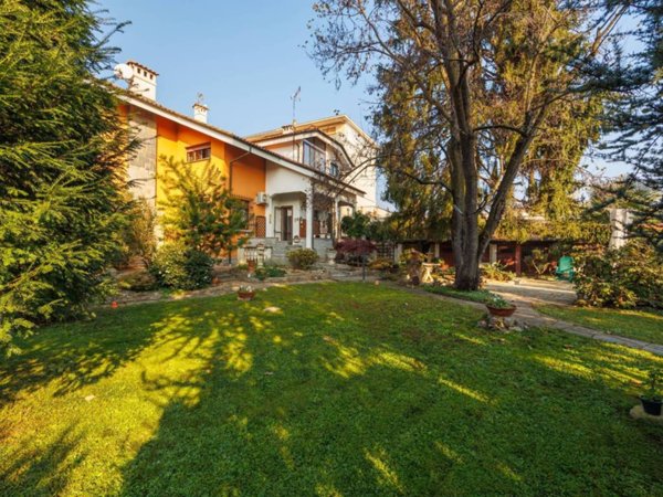 casa indipendente in vendita a Ciriè
