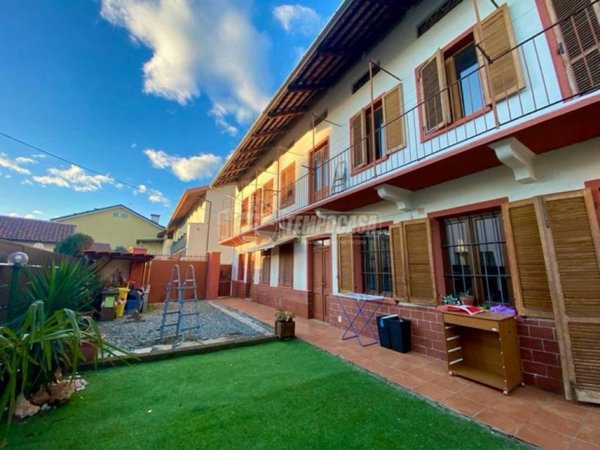 casa indipendente in vendita a Ciriè