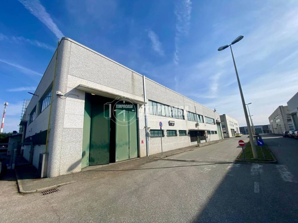 locale commerciale in vendita a Ciriè