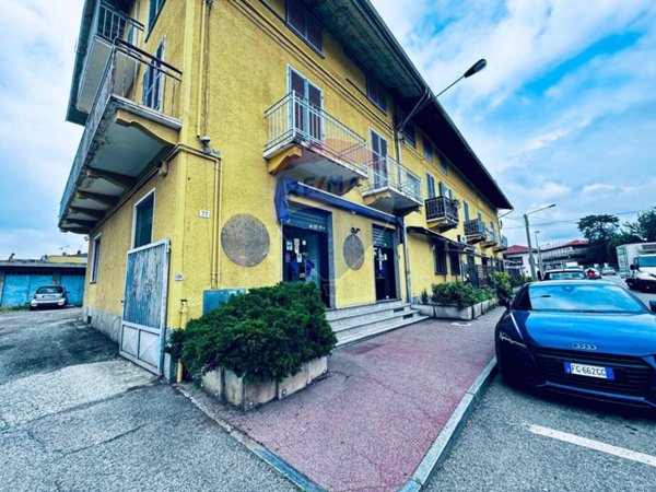 negozio in vendita a Ciriè