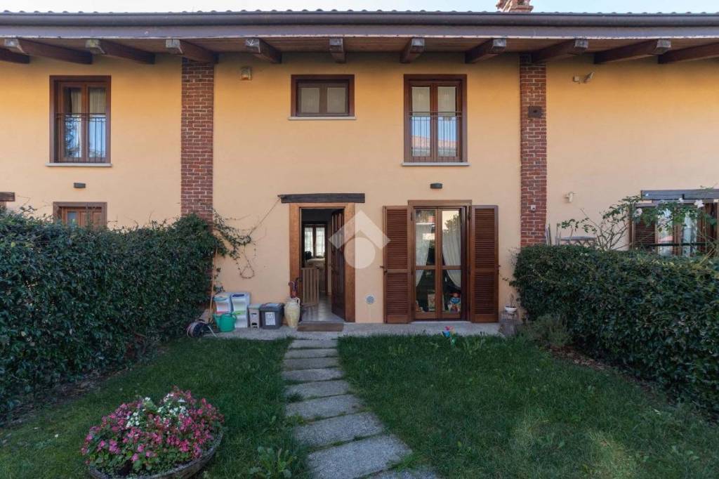 casa indipendente in vendita a Ciriè