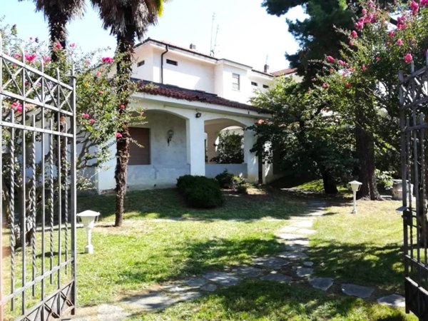 casa indipendente in vendita a Ciriè