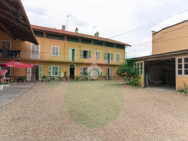 casa indipendente in vendita a Ciriè