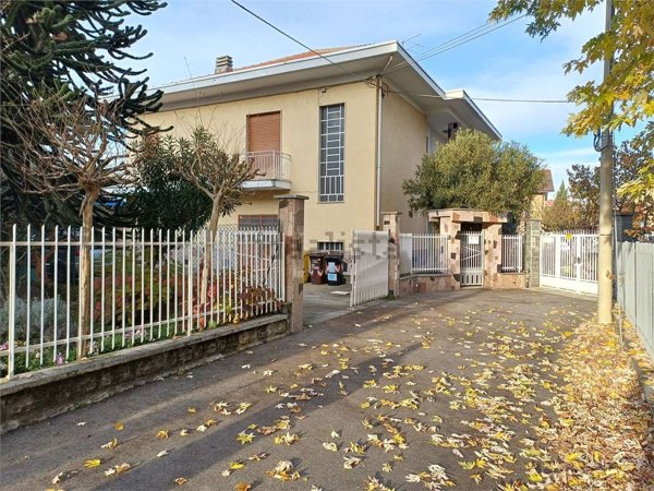 casa indipendente in vendita a Ciriè