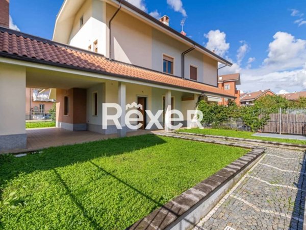 casa indipendente in vendita a Ciriè