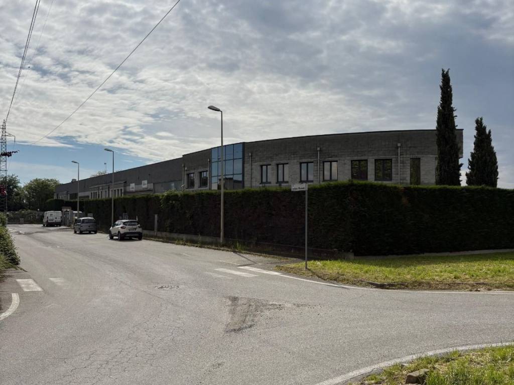 locale commerciale in vendita a Ciriè