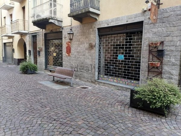 locale commerciale in vendita a Ciriè