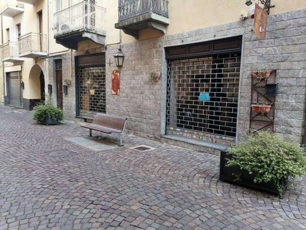 locale commerciale in vendita a Ciriè