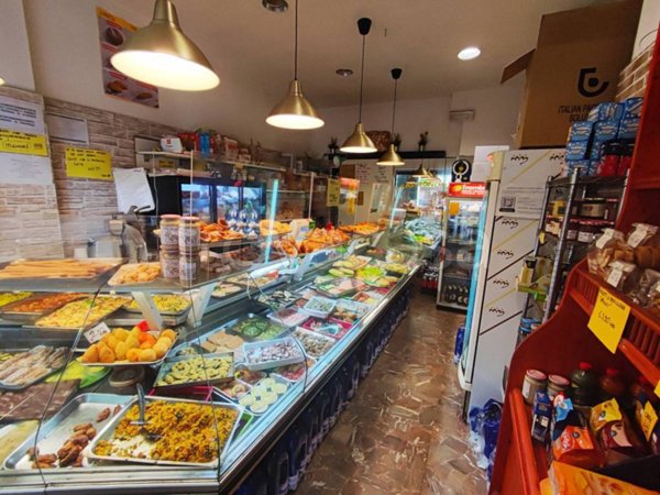 negozio in vendita a Ciriè