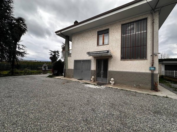 casa indipendente in vendita a Ciriè