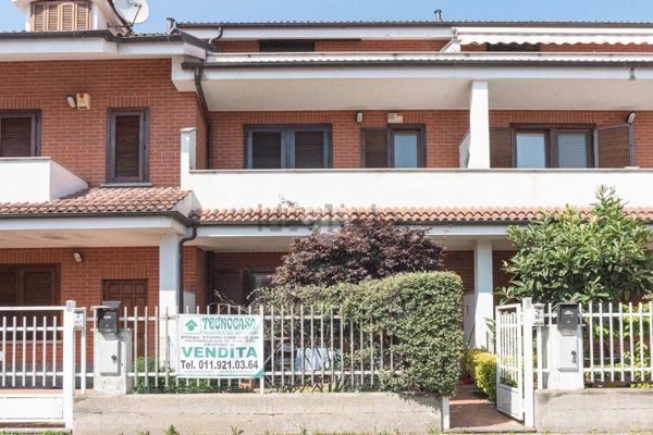 casa indipendente in vendita a Ciriè