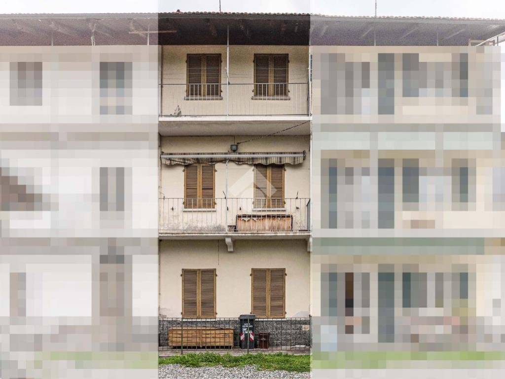 casa indipendente in vendita a Ciriè in zona Devesi