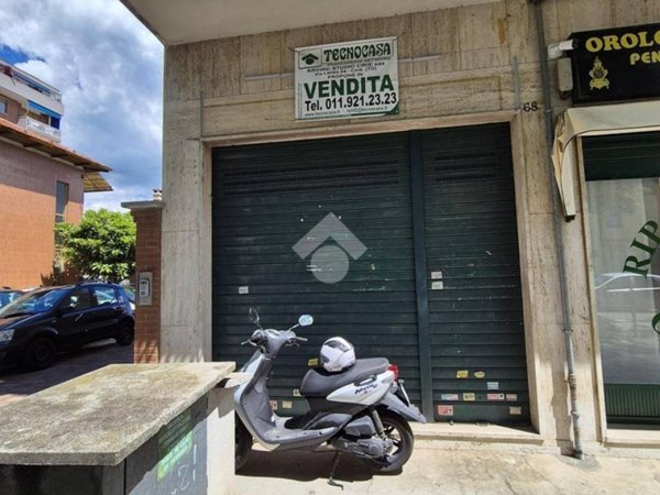negozio in vendita a Ciriè