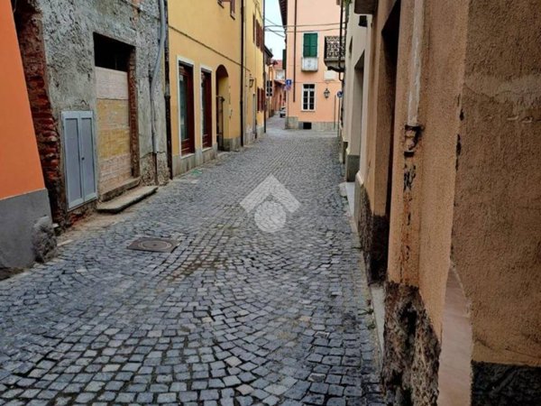 locale di sgombero in vendita a Ciriè