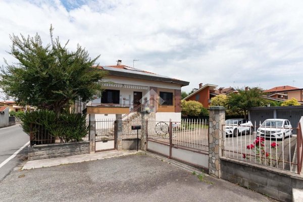 casa indipendente in vendita a Ciriè