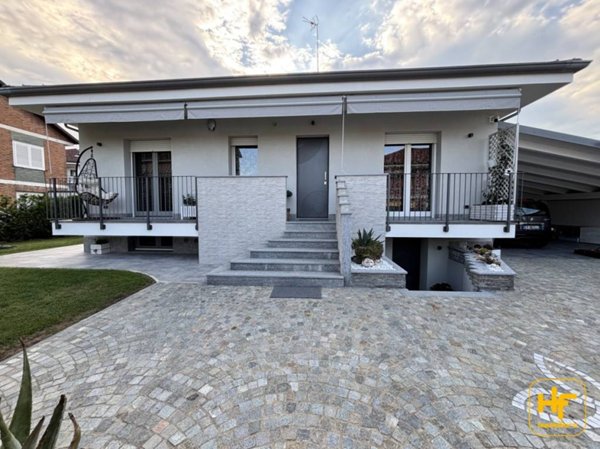 casa indipendente in vendita a Ciriè