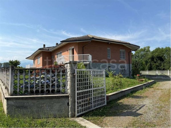 casa indipendente in vendita a Ciriè in zona Devesi